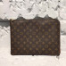 louis-vuitton-clutch louis-vuitton-clutch