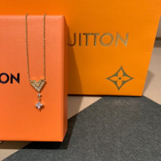 louis-vuitton-necklace-4 louis-vuitton-necklace-4
