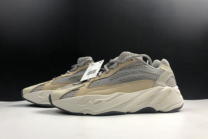 adidas Yeezy Boost 700 V2 Cream GY7924
