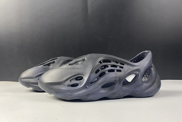 adidas Yeezy Foam RNNR Mineral Blue - GV7903