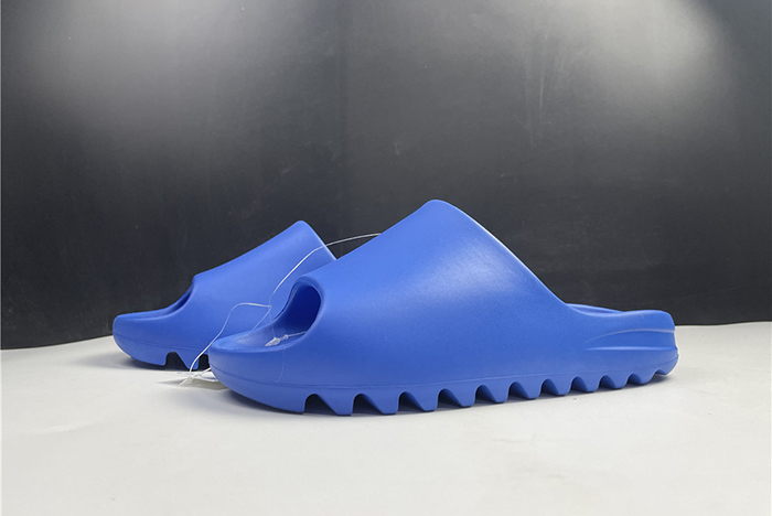 Kanye West x Adidas Yeezy Slide      FY7347