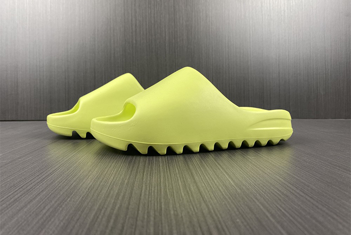 Adidas Yeezy    GX6138