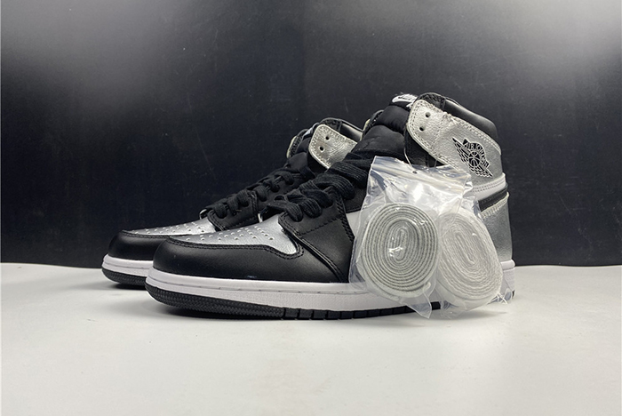 Air Jordan 1 High OG WMNS “Silver Toe” CD0461-001