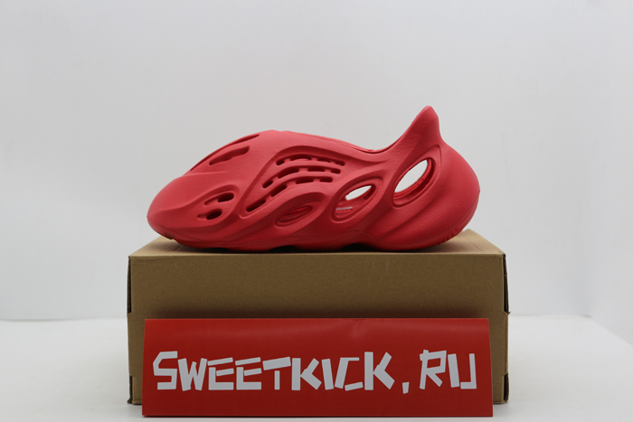 adidas YEEZY Foam Runner