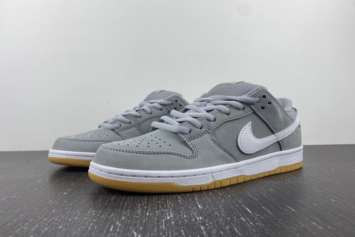 Nike SB Dunk Low “Grey Gum” DV5464-001