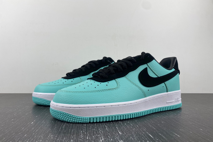 Tiffany & Co. x Nike Air Force 1 Low  DZ1382-002