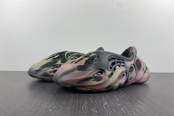 adidas Yeezy Foam RNNR “MX CARDON" lG9562.14