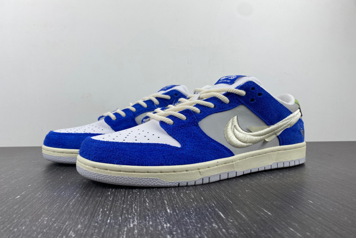 Fly Streetwear x Nike SB Dunk Low 2023 DQ5130-400