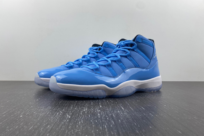 Air Jordan 11 "Pantone 717602-900
