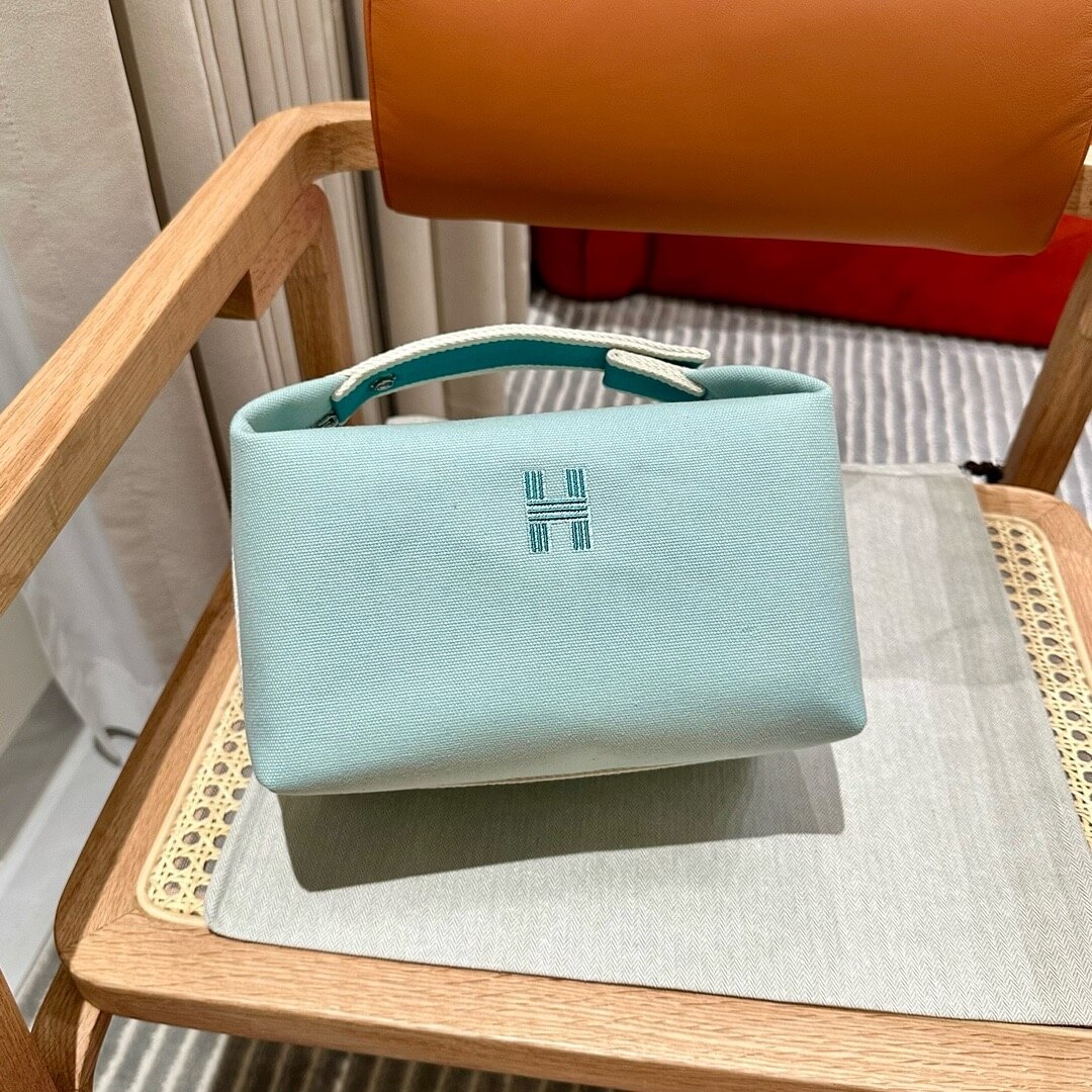 light green Hermes toiletery bag - Image 2