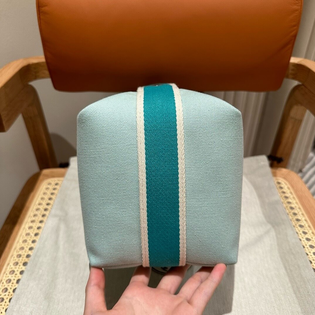 light green Hermes toiletery bag - Image 3
