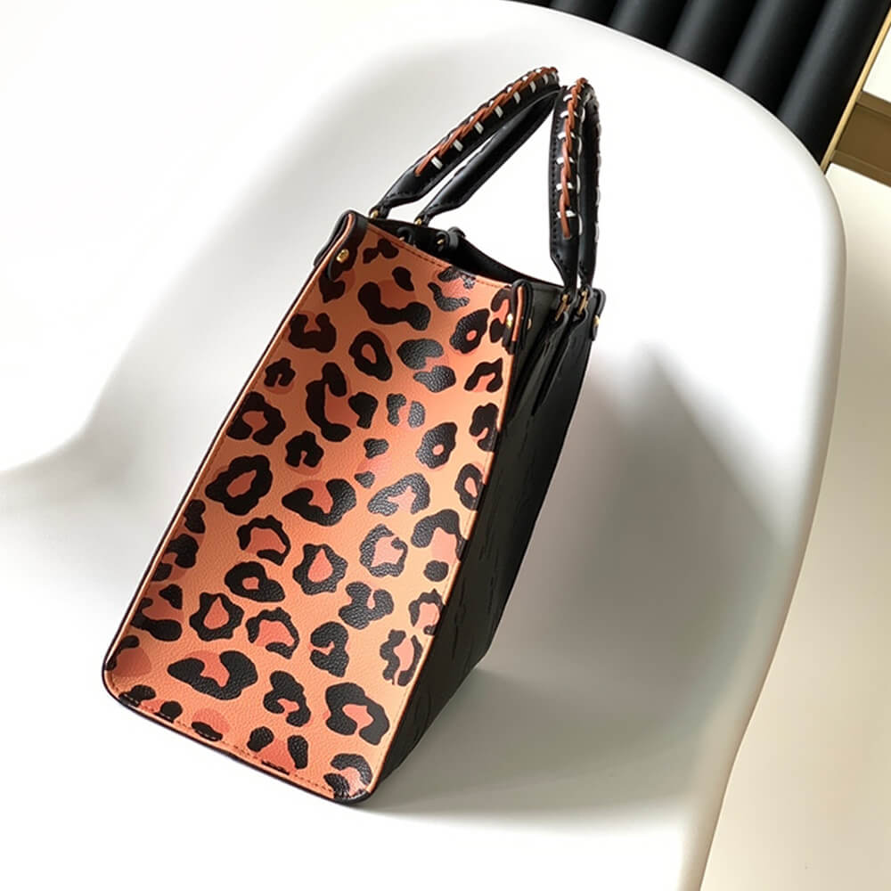 Black Louis Vuitton ONTHEGO MM - Image 3