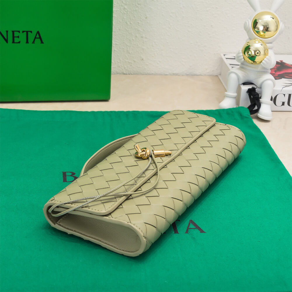 Bottega Veneta Andiamo Clutch (HIGH-END GRADE) - Image 4