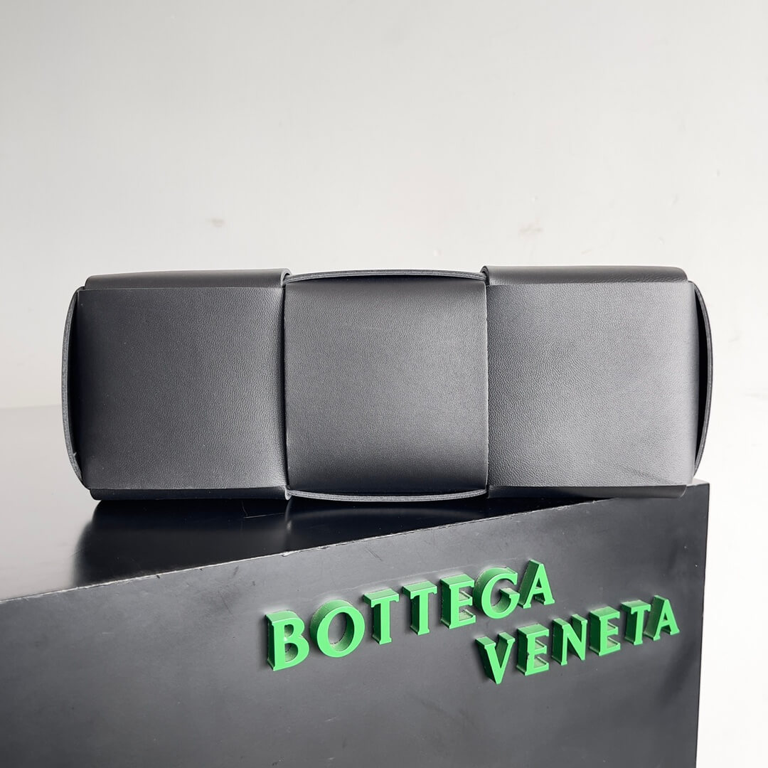 Black Bottega Veneta Small Arco Tote - Image 4