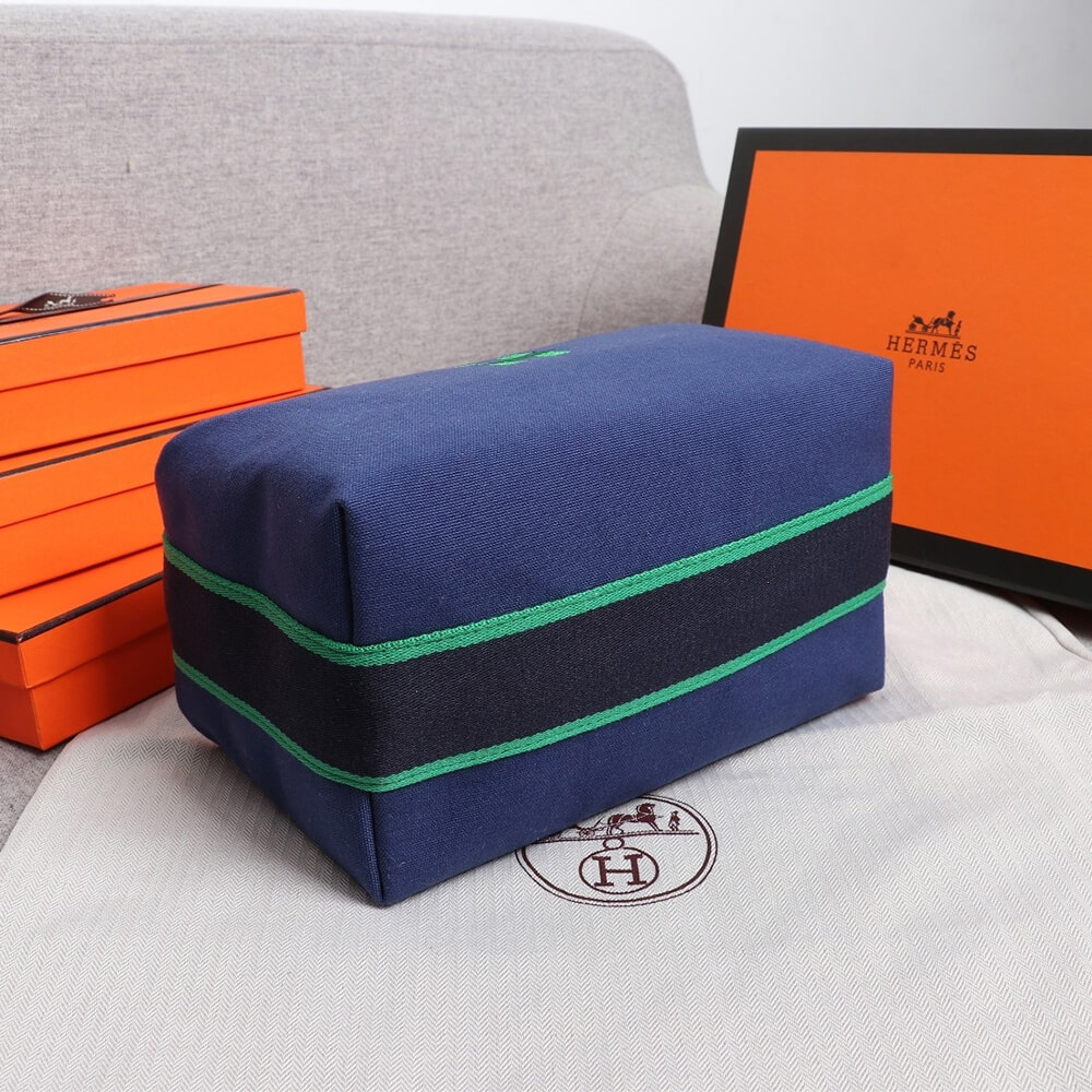 Blue Hermes toiletery bag - Image 5