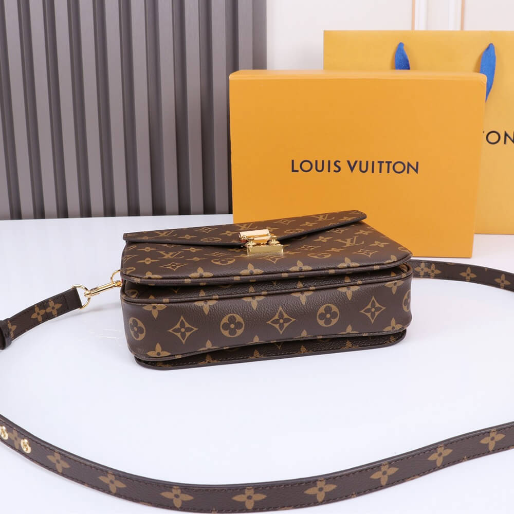 coated LV Pochette Metis - Image 5